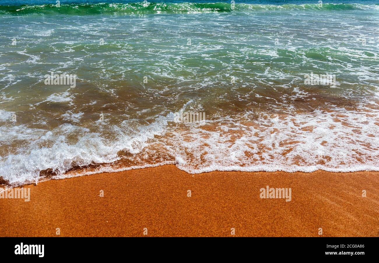 Onde sulla spiaggia Ormond Beach in Florida. Foto Stock