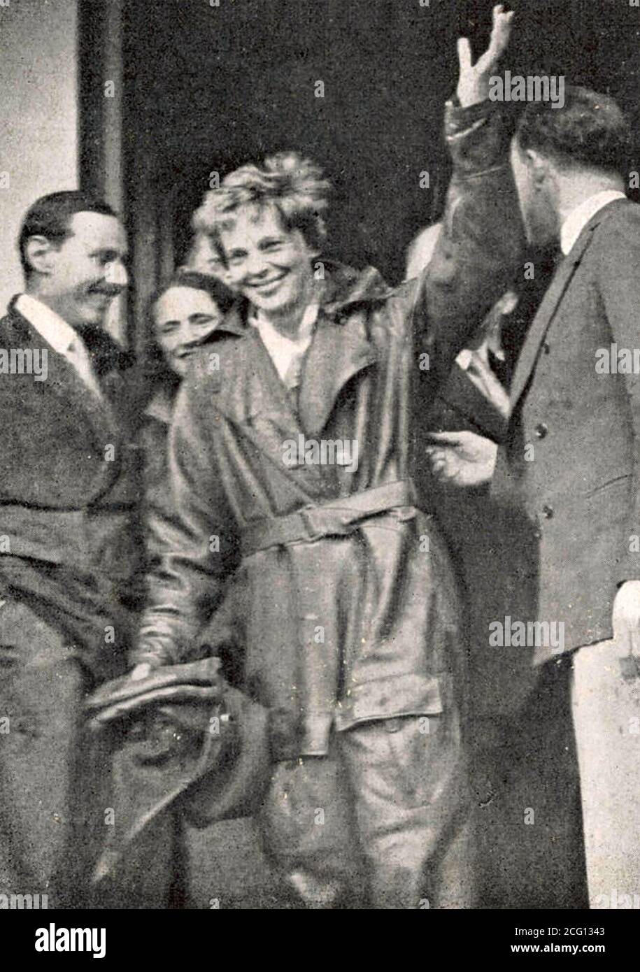 AMELIA EARHART (1897-1937) pilota pioniere americano a Southampton, Inghilterra, dopo il suo volo transatlantico nel giugno 1928 Foto Stock