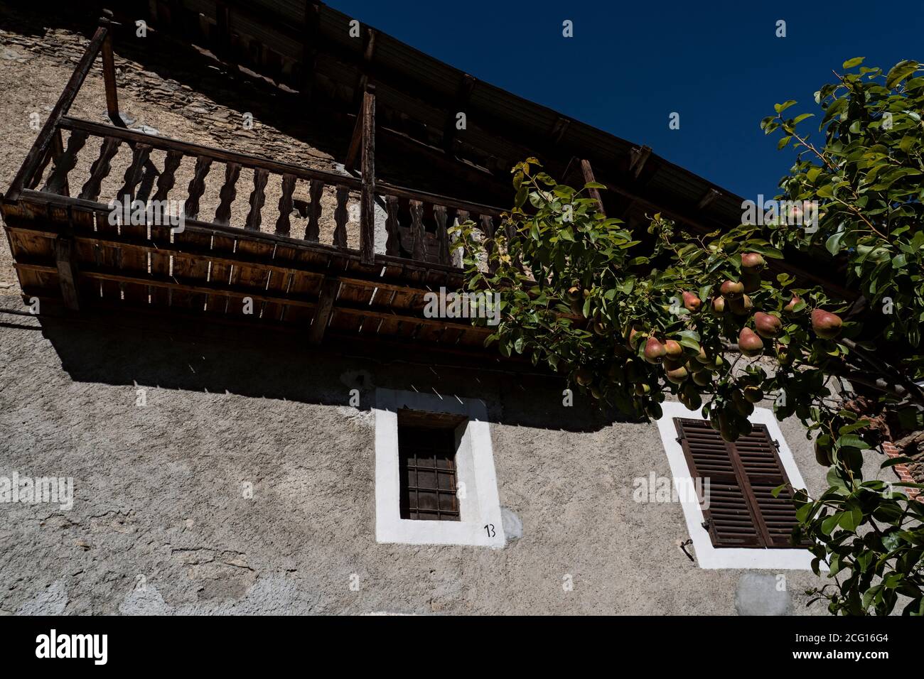 Il piccolo e pittoresco villaggio di Amazas (Oulx) nella valle di Susa. (Piemonte, Italia) Foto Stock