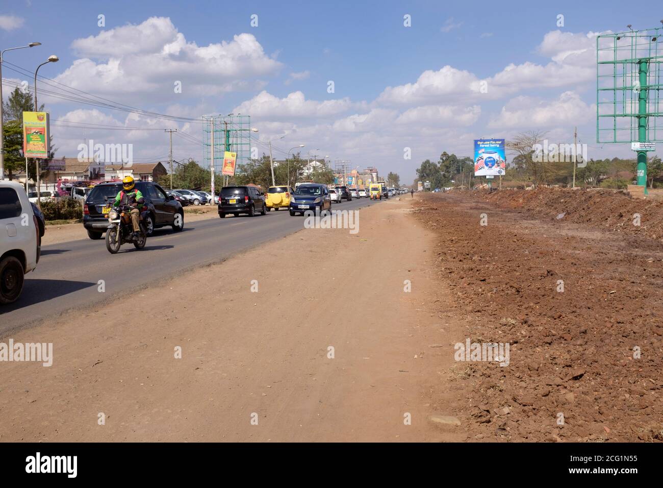 Inizio dell'ampliamento, Ngong Road, tra il centro commerciale Junction e Karen. Ngong Road, Nairobi, Kenya. 2 Ott 2017 Foto Stock