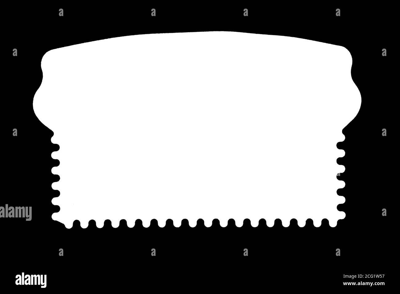cornice perforata nera vintage, sfondo bianco, lato opposto di un francobollo Foto Stock