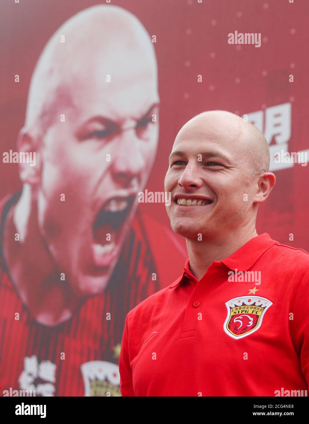 Shanghai. 9 Settembre 2020. Aaron Mooy è visto durante la presentazione del nuovo giocatore della squadra di calcio della Shanghai SIGG Aaron Mooy a Shanghai, Cina orientale, il 9 settembre 2020. Credit: Ding Ting/Xinhua/Alamy Live News Foto Stock