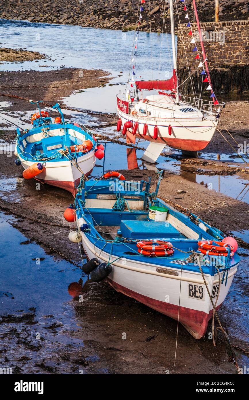 Barche ormeggiate nel porto di Lynmouth nel Devon. Foto Stock