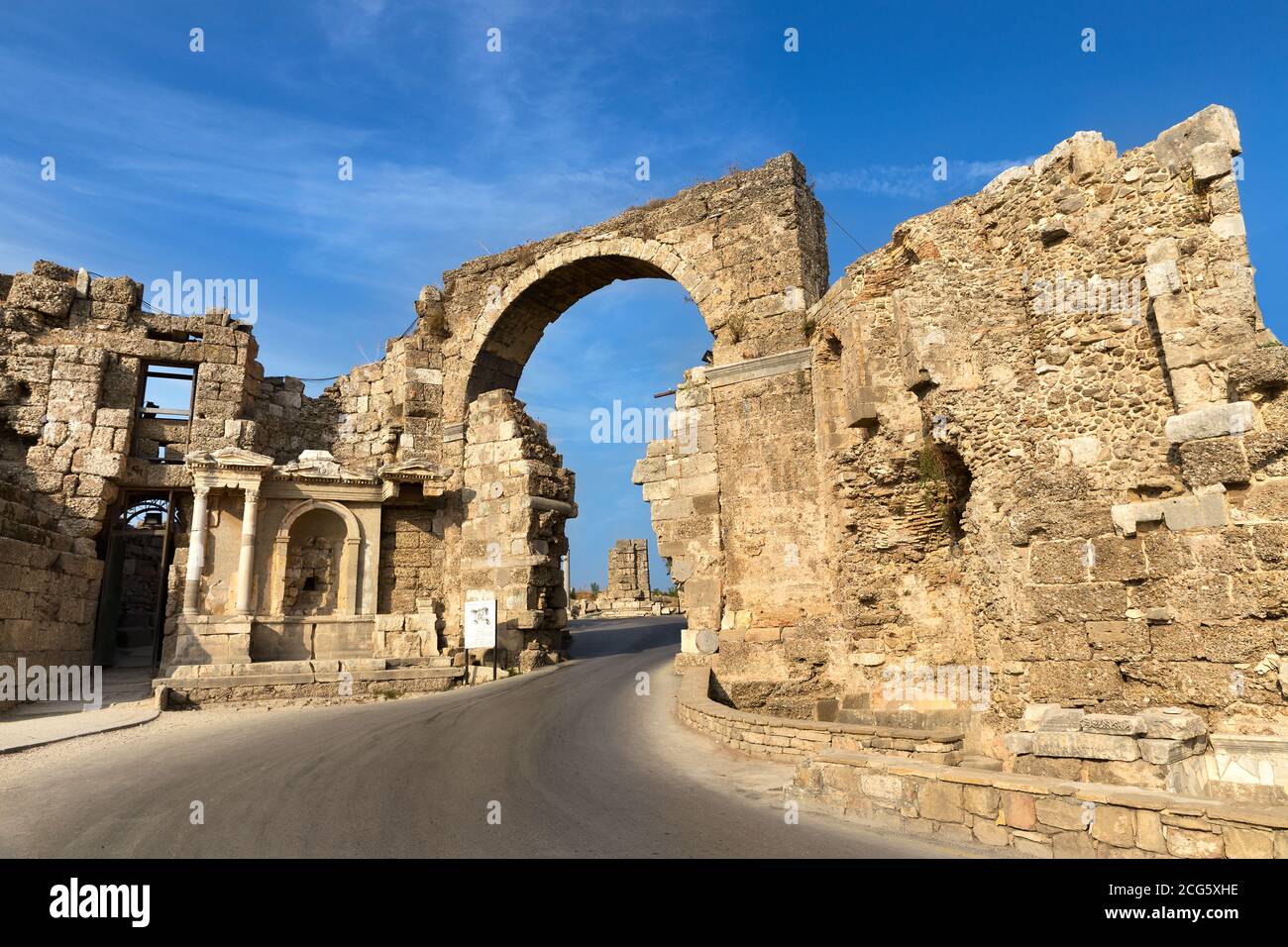 Porta Vespasiana antiche rovine, lato, Turchia Foto Stock