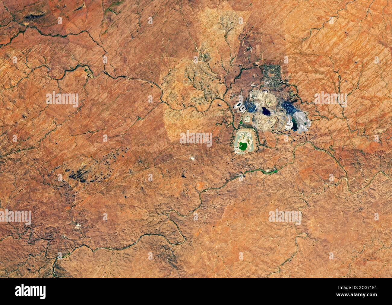 Vista aerea della miniera a cielo aperto di Palabora, la più grande miniera a cielo aperto del Sudafrica, larga quasi 2 chilometri. Foto Stock