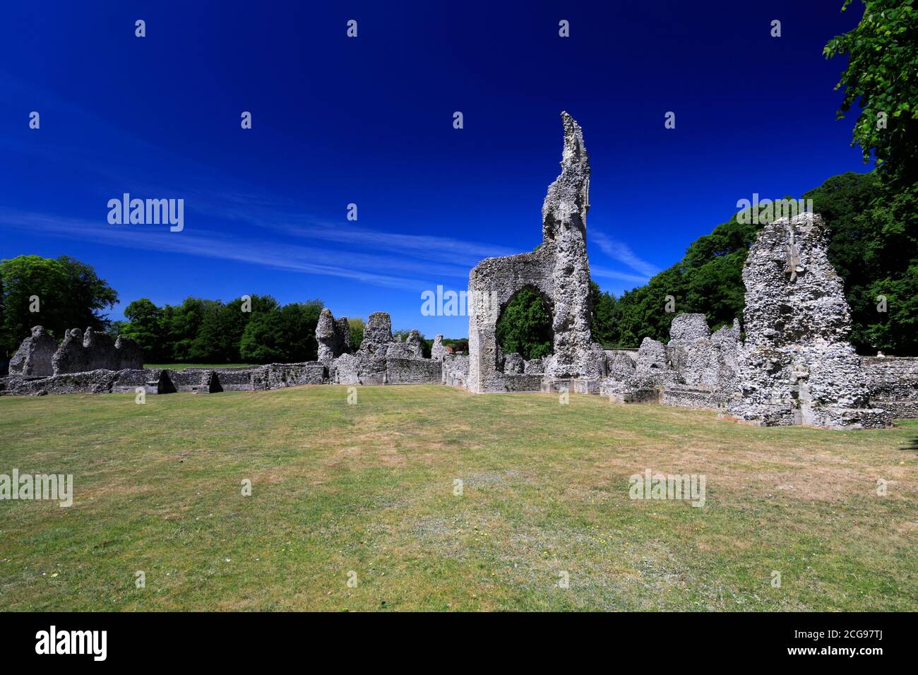 Le rovine del Priorato di Thetford, uno dei più importanti monasteri dell'Anglia Orientale, la città di Thetford, Norfolk, Inghilterra, Regno Unito Foto Stock