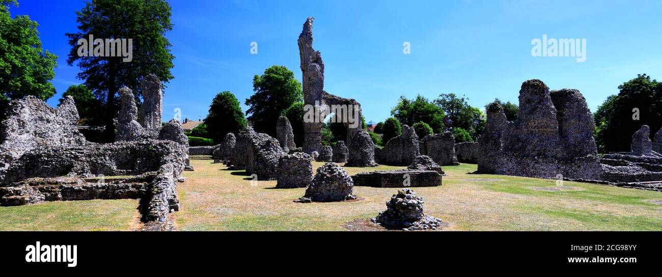 Le rovine del Priorato di Thetford, uno dei più importanti monasteri dell'Anglia Orientale, la città di Thetford, Norfolk, Inghilterra, Regno Unito Foto Stock