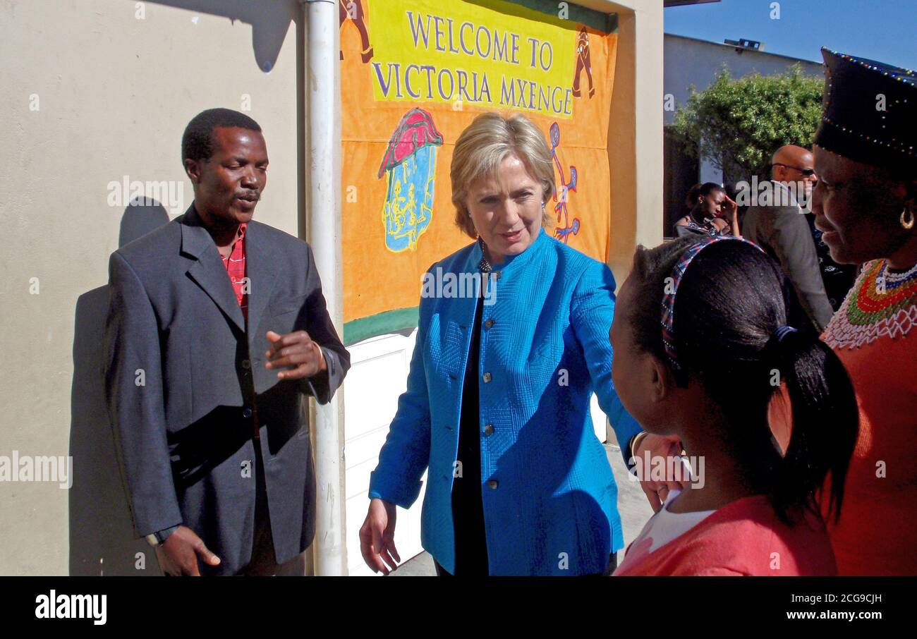 2009 - STATI UNITI Il segretario di Stato Hillary Rodham Clinton visiti il Victoria Mxenge Housing Development in Città del Capo, Sudafrica Foto Stock