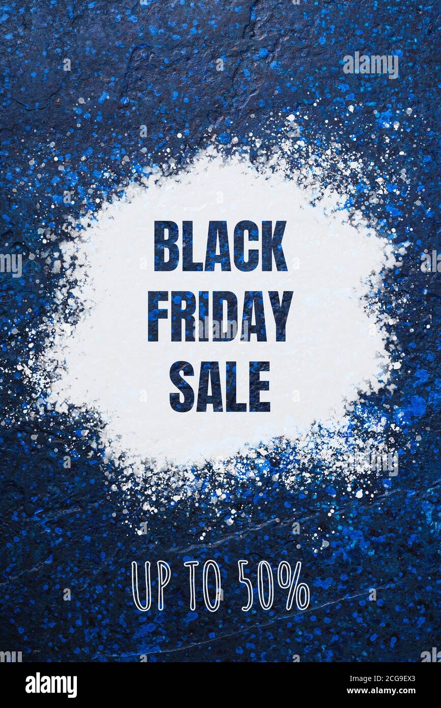 Banner di vendita Black Friday con testo fino al 50% sconto su sfondo testurizzato astratto blu Foto Stock