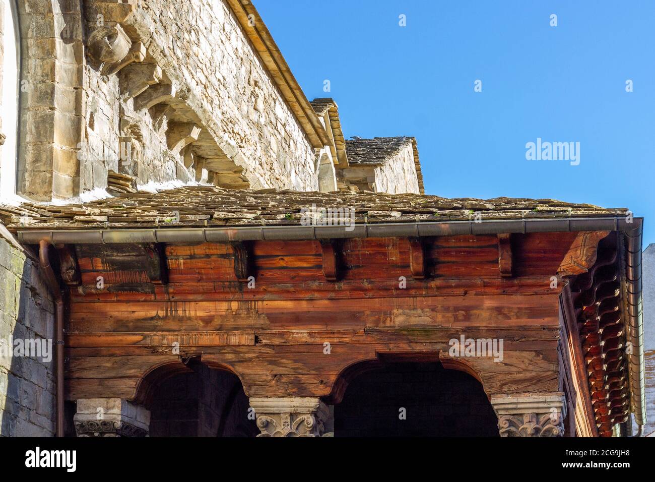 Esterno della Cattedrale di Jaca, Huesca (Spagna). Porta romanica Foto Stock