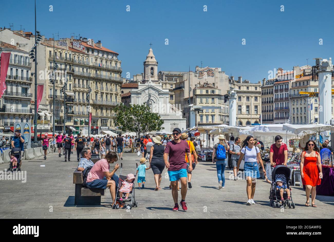 quayside Promenade a Quai du Port nel Vecchio Porto di Marsiglia, dipartimento delle Bocche del Rhône, Francia Foto Stock