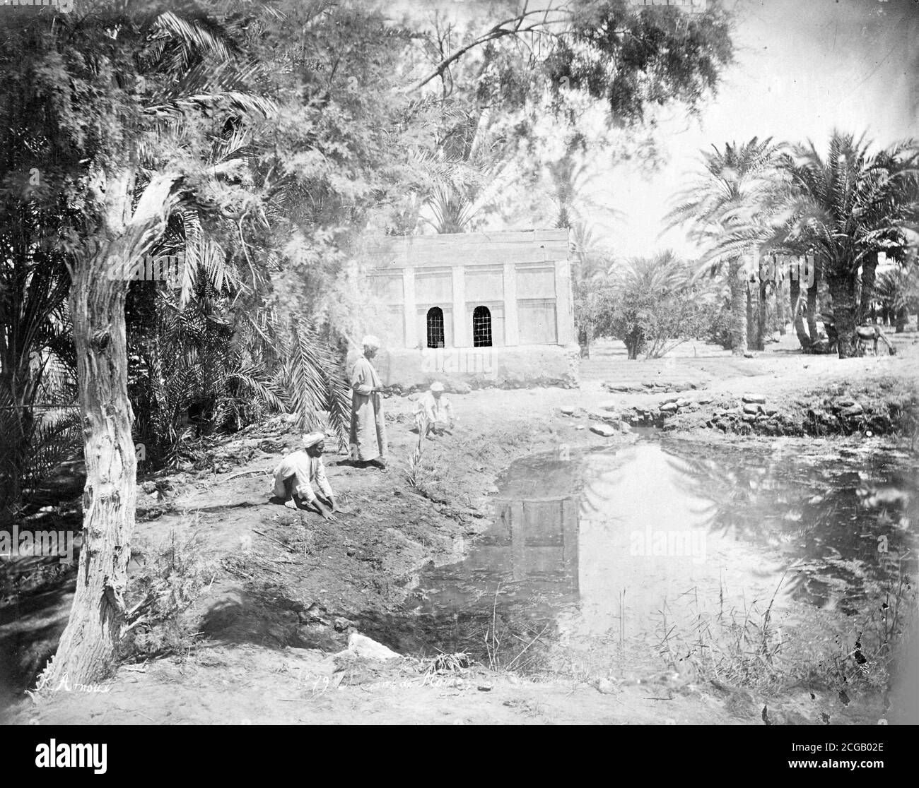 Stampa albumea d'argento del pozzo di Mosè a Suez, circa 1885, di H Arnoux Foto Stock