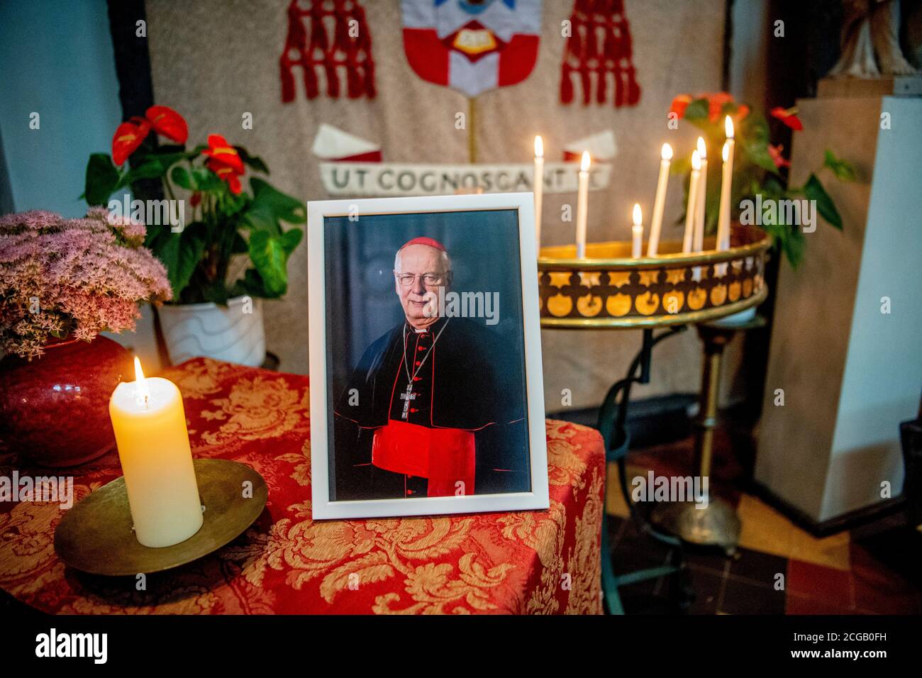 Utrecht, Paesi Bassi. 09 settembre 2020. Un'immagine del cardinale Simonis vista durante i funerali. Offerte pubbliche di congedo al cardinale Simonis, Adrianus Johannes alla Cattedrale di Utrecht. L'arcivescovo emerito di Utrecht morì all'età di 88 anni. Credit: SOPA Images Limited/Alamy Live News Foto Stock