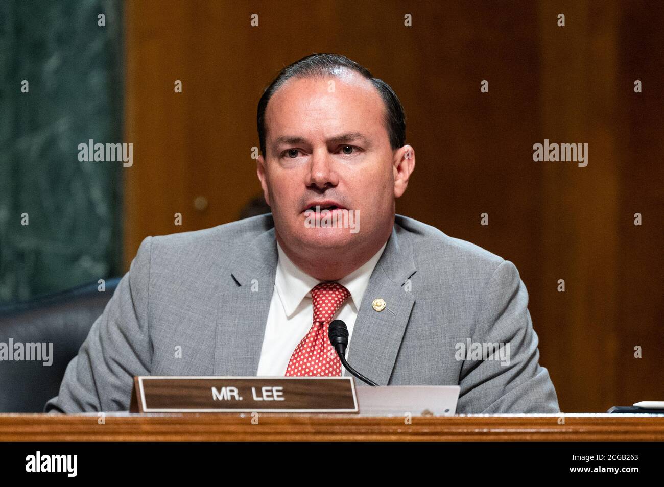 Washington, Stati Uniti. 09 settembre 2020. Il senatore statunitense Mike Lee (R-UT) parla ad un'audizione del Comitato giudiziario del Senato per considerare le candidature a vari giudici federali. Credit: SOPA Images Limited/Alamy Live News Foto Stock