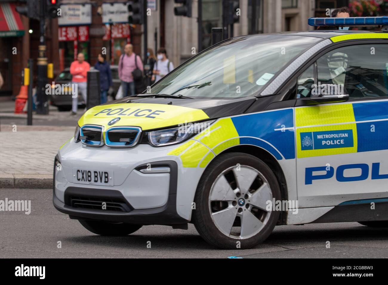 Londra, Regno Unito. 5 settembre 2020. Oggi sono proseguiti a Westminister le proteste. BMW i3 macchina elettrica della polizia MET. Foto Stock