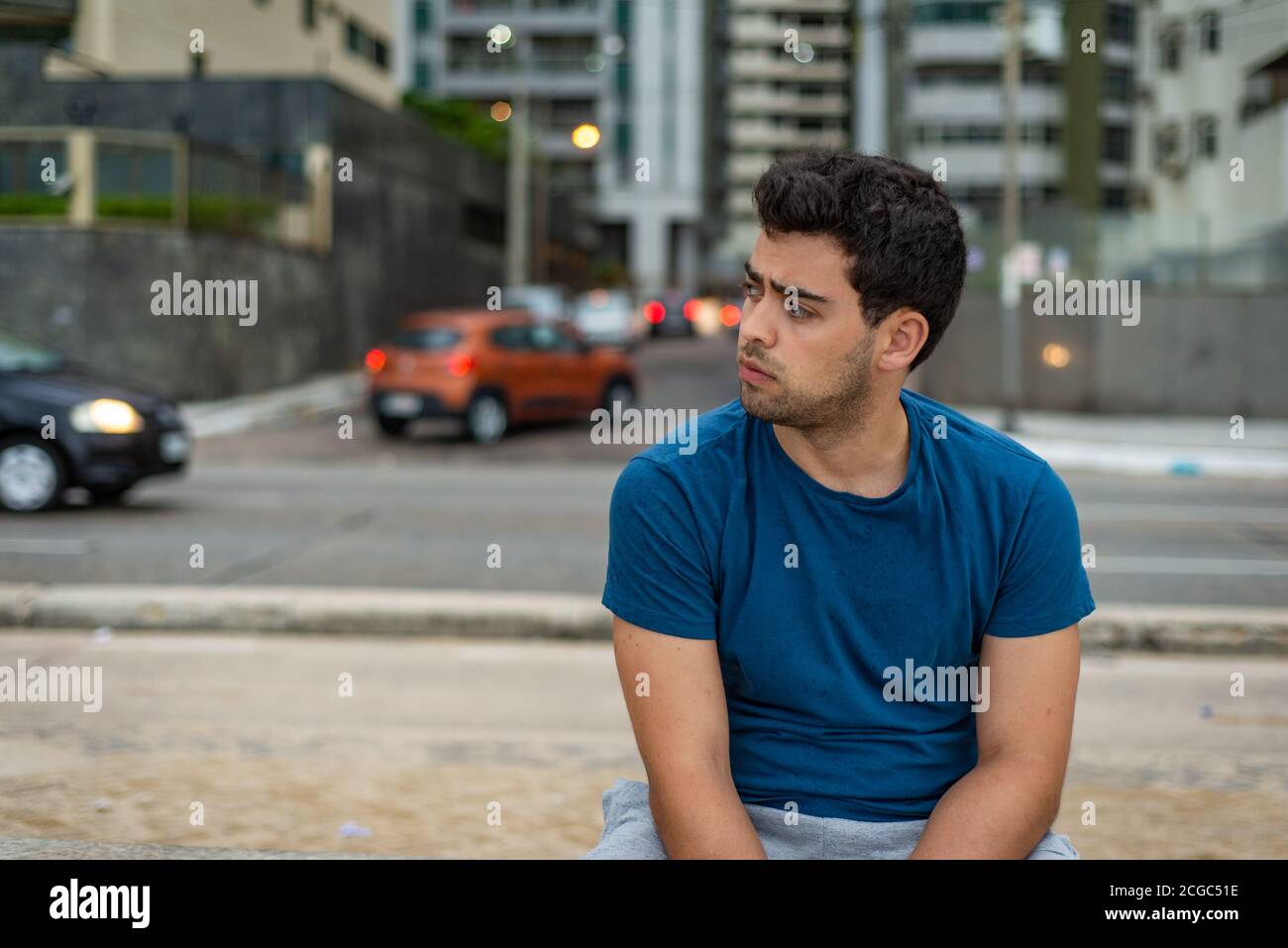 Ritratto di strada del giovane brasiliano italiano a Recife, Brasile Foto Stock