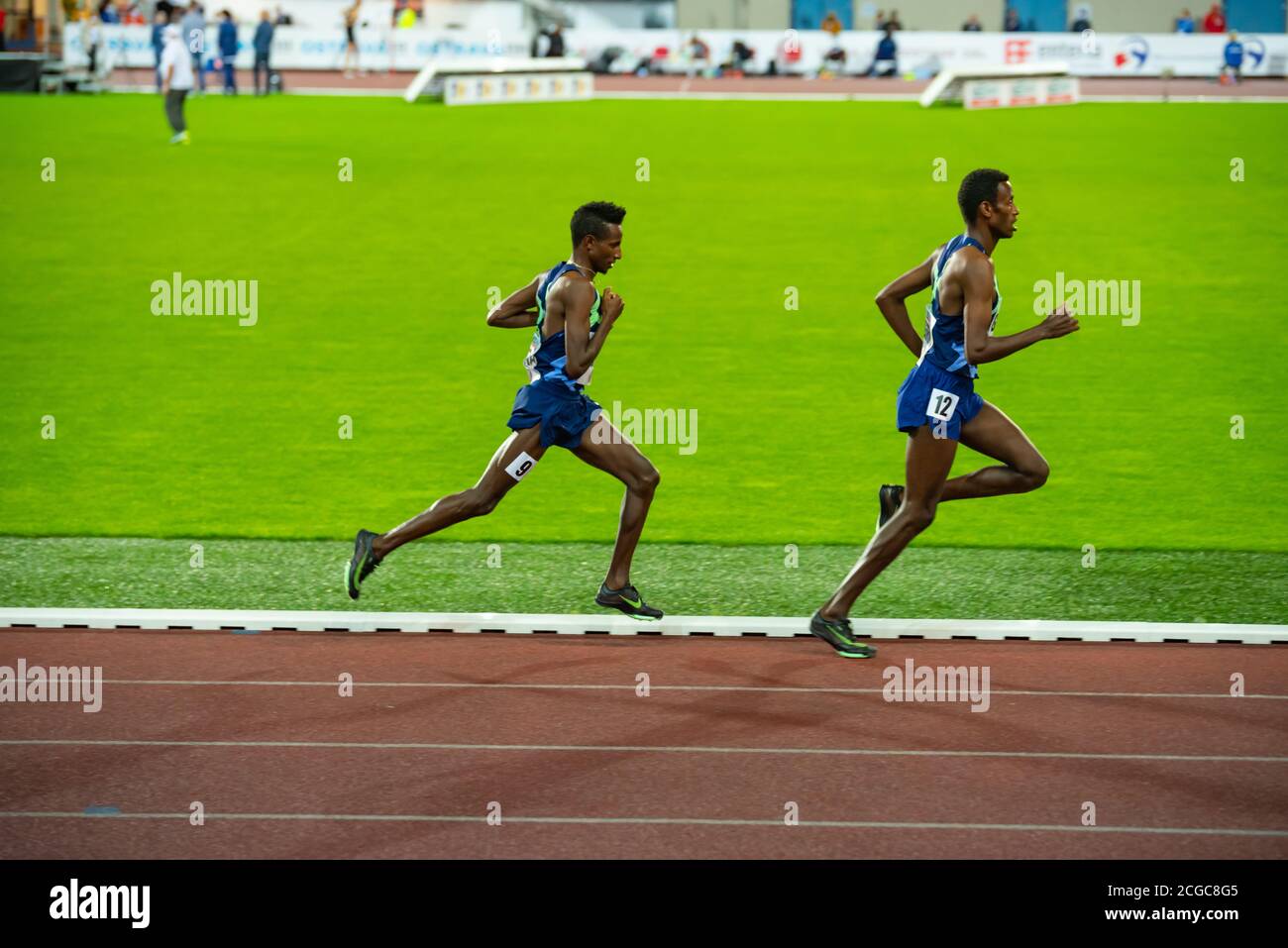 OSTRAVA, REPUBBLICA CECA, SETTEMBRE. 8. 2020: Selemon Barega Ethiope corridore a lunga distanza in 5000 metri di gara atletica professionale, preparazione per Foto Stock