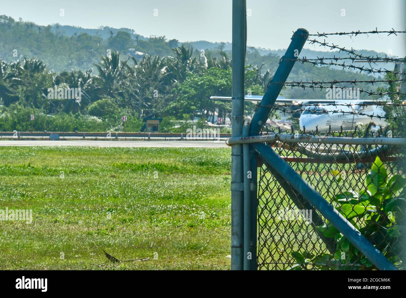 Boracay, Filippine - 31 gennaio 2020: Un aeromobile Dash 8-400 De Havilland Canada con il numero di coda RP-C5905 Philippine Airlines si prepara a prendere Foto Stock
