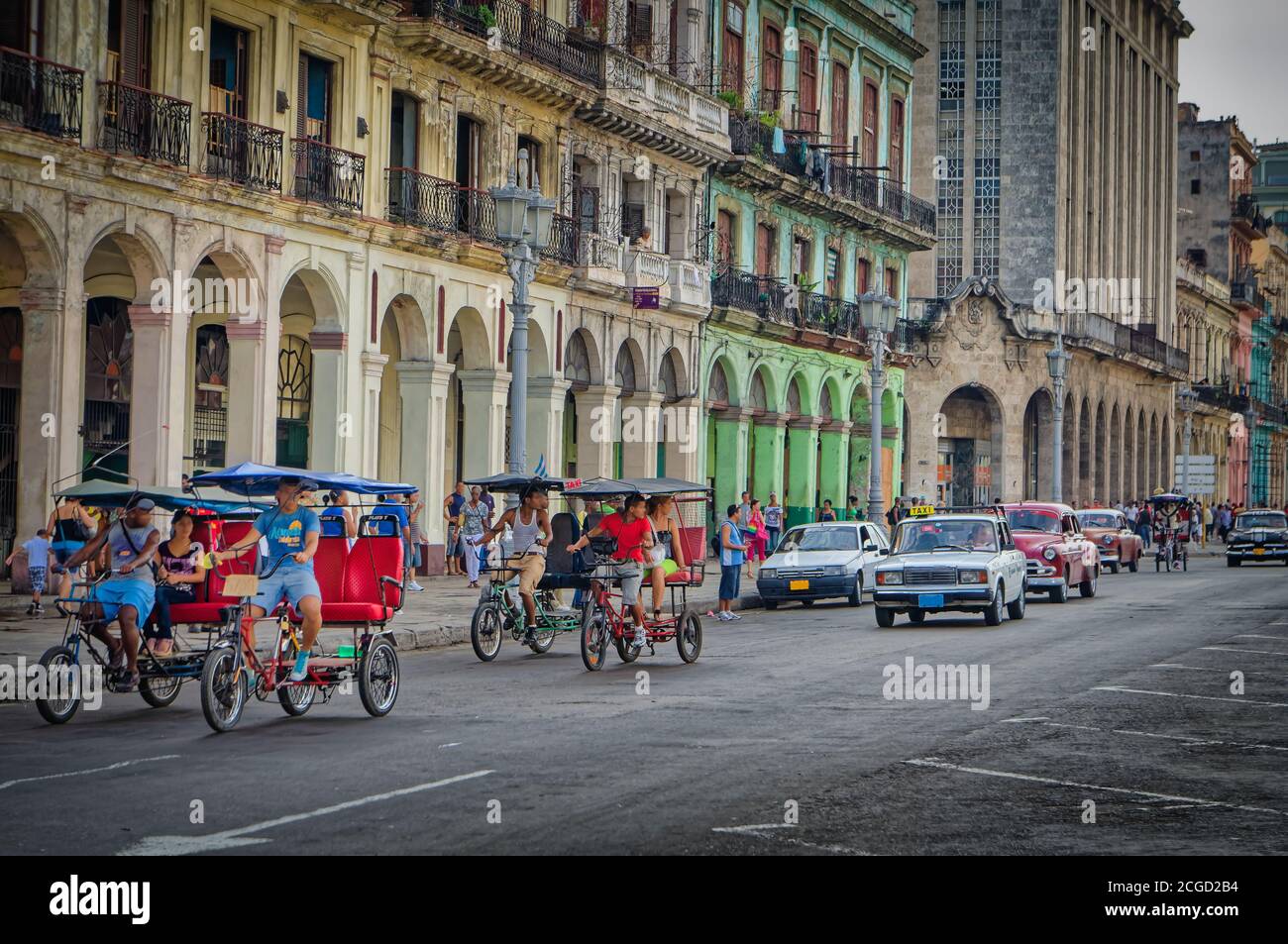 Vecchi appartamenti consumati a l'Avana, Cuba Foto Stock