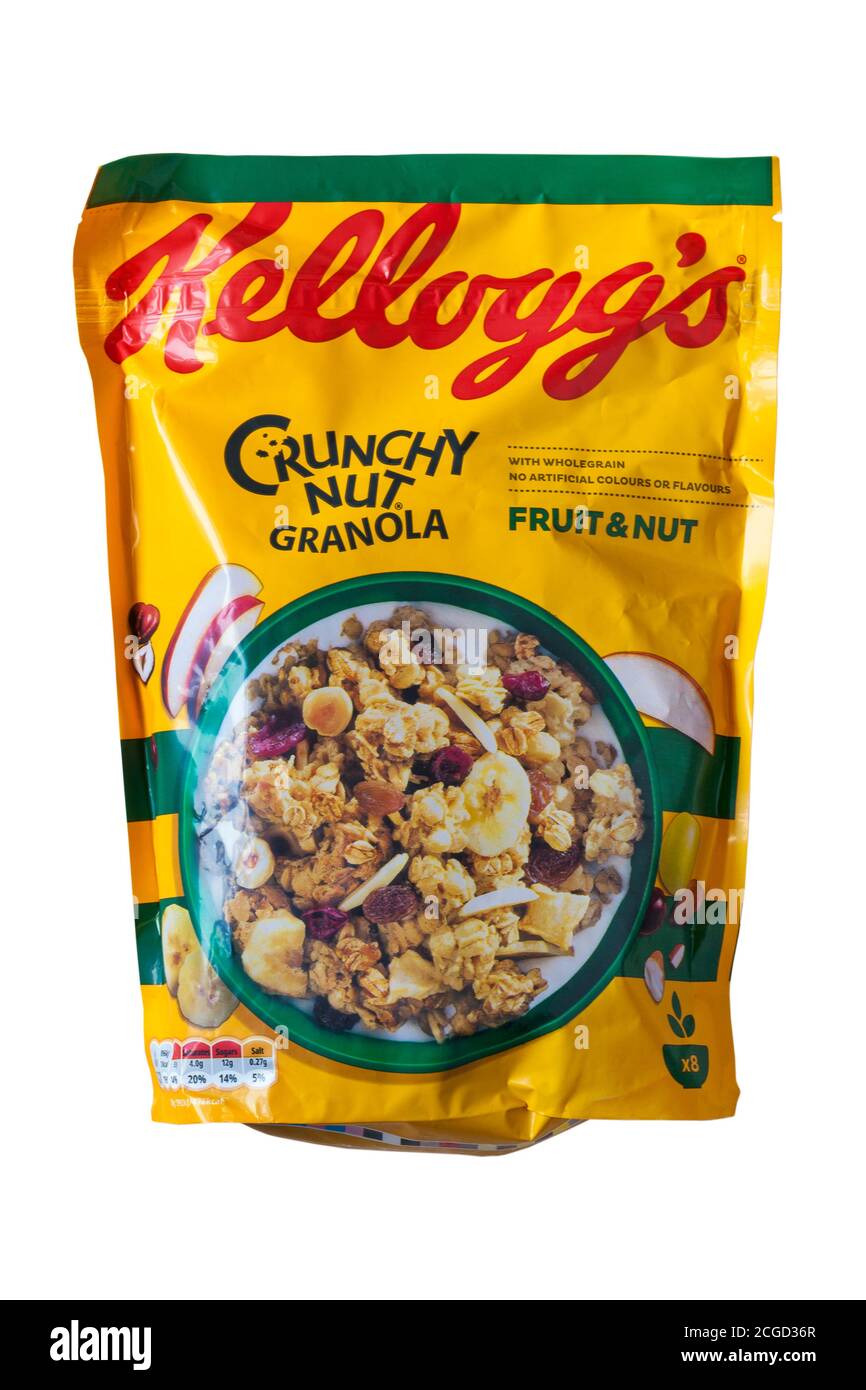 Confezione di Kelloggs Crunchy Nut Granola Fruit & Nut isolati su sfondo bianco - confezione di cereali, cereali, Kelloggs Foto Stock