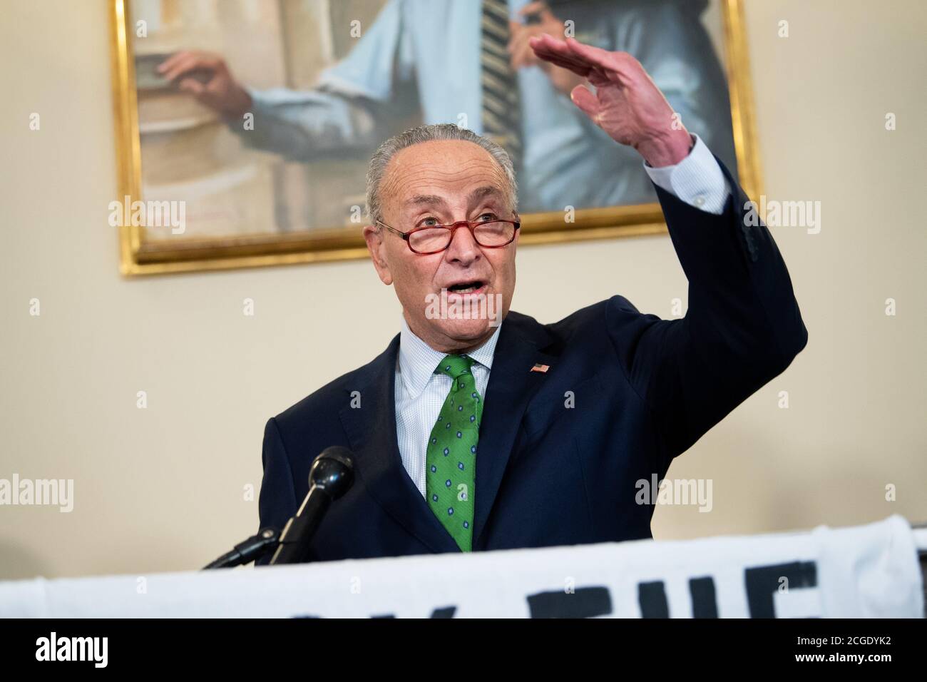 Washington, Stati Uniti. 10 settembre 2020. Il leader della minoranza del Senato Charles Schumer, D-NY, parla della creazione di posti di lavoro verdi e della PROSPERA agenda, su Capitol Hill a Washington, DC giovedì 10 settembre 2020. L’agenda PROSPERA è un piano di ripresa per rimettere milioni di persone al lavoro, costruendo un’economia che dà priorità al clima, alla razza e alla giustizia economica. Foto di Kevin Dietsch/UPI Credit: UPI/Alamy Live News Foto Stock