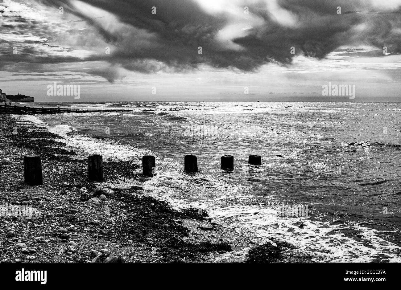 Cuckmere Haven e Seven Sisters Cliffs nel sud orientale del Sussex Paesaggio costiero Foto Stock