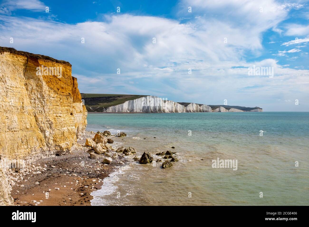 Cuckmere Haven e Seven Sisters Cliffs nel sud orientale del Sussex Paesaggio costiero Foto Stock