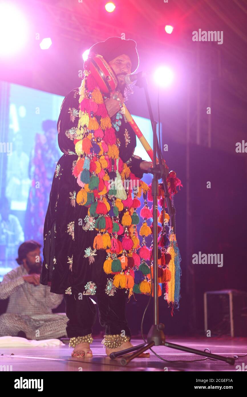 Sufi musicista saieen zahoor preforma Foto Stock