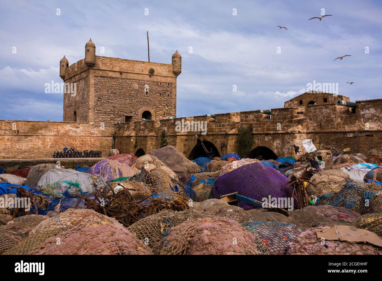 Scena colorata al porto di Essaoiura, Marocco, una città portuale e resort sulla costa atlantica Foto Stock