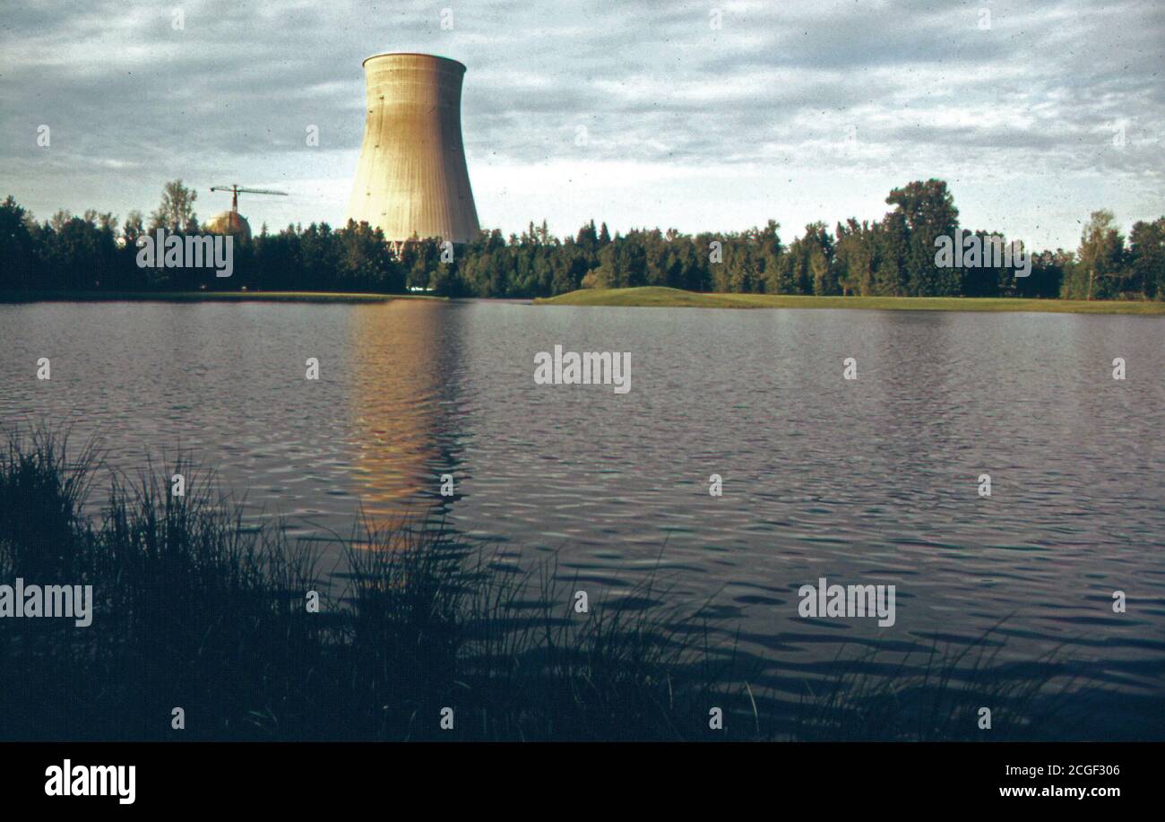 Trojan impianto nucleare di Ranier sul fiume Columbia. Costruito da Portland General Electric Company sotto un permesso di AEC, il progetto ha incontrato rigida opposizione da parte degli ambientalisti e degli altri 05/1973 Foto Stock