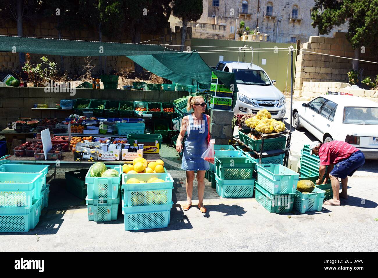 Un venditore di frutta di strada a Gozo, Malta. Foto Stock