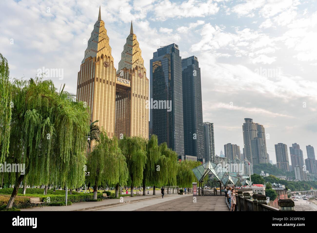 Vista su hotel di lusso e edifici residenziali a Chongqing Foto Stock