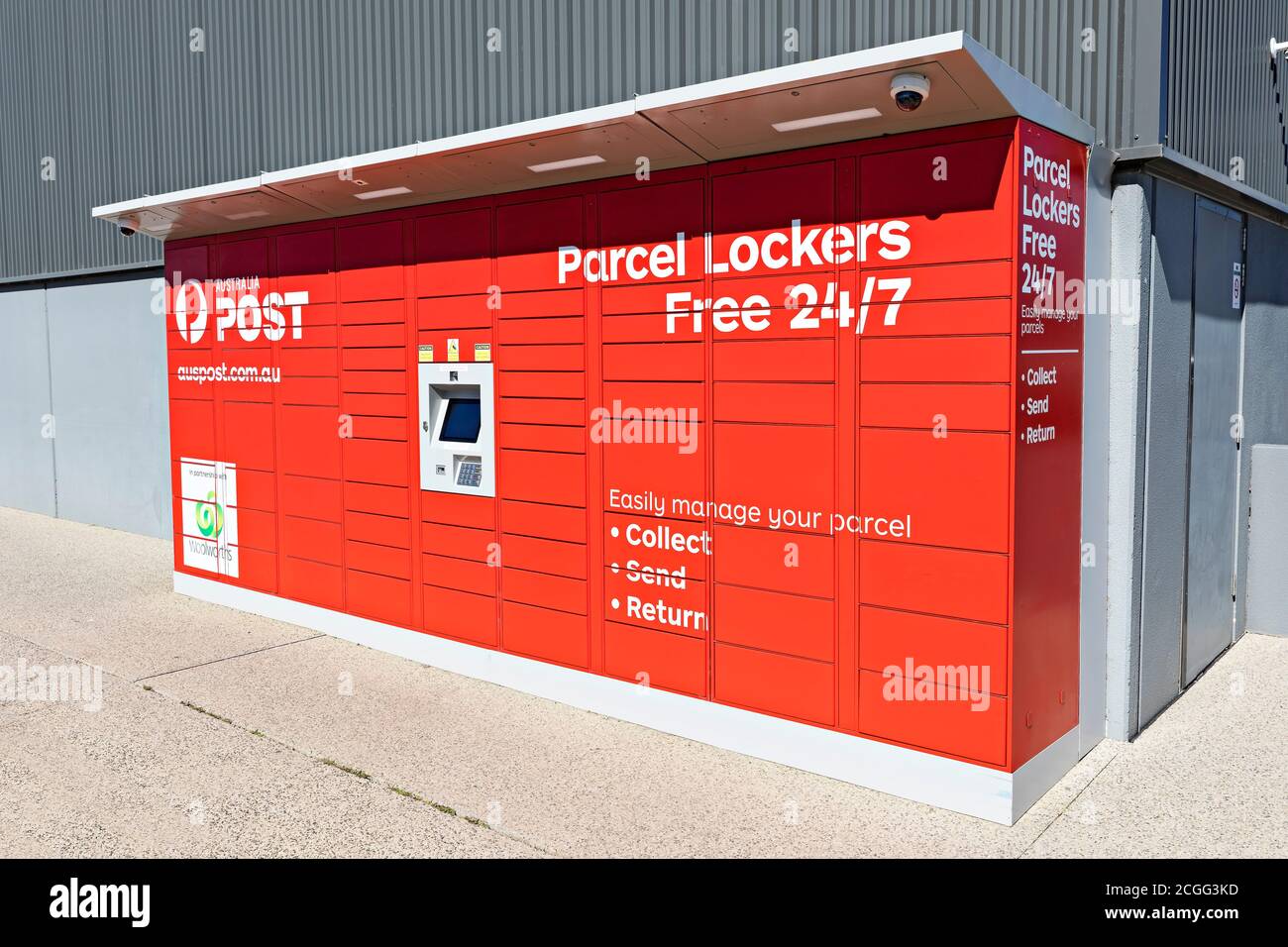 Ballarat Australia / Australia Post 24/7 Locker Parcel situato presso il centro commerciale Delacombe Town Center. Foto Stock