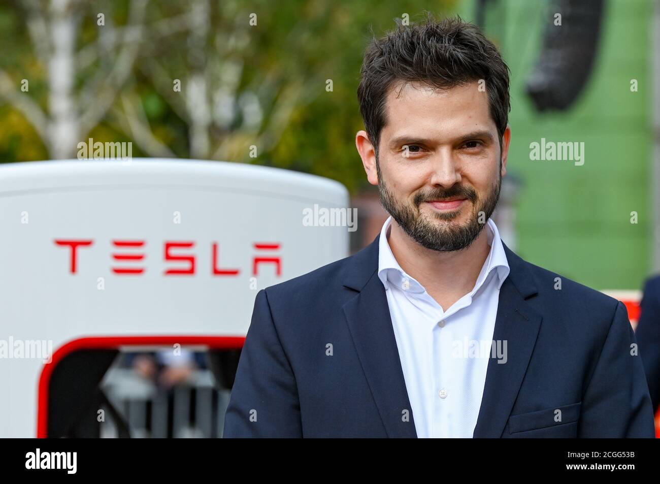 Berlino, Germania. 10 settembre 2020. Simon Zwahlen, capo tedesco di Tesla, alla presentazione dell'ultima generazione di Supercharger Tesla V3 presso l'EUREF Campus Berlin. Come una delle prime sedi in Germania, la nuova stazione di ricarica rapida Tesla verrà messa in funzione qui. Credit: Jens Kalaene/dpa-Zentralbild/dpa/Alamy Live News Foto Stock