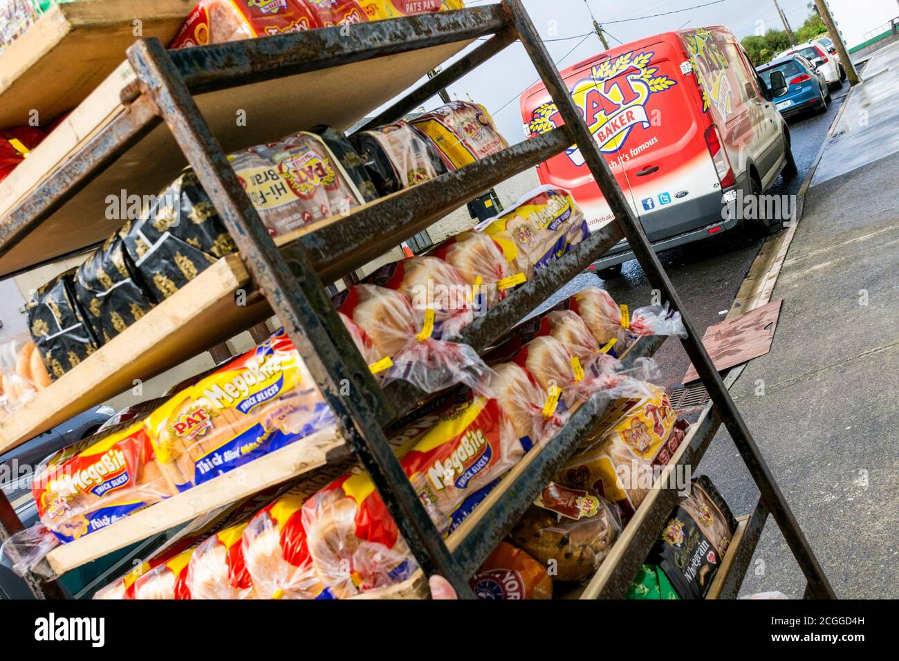 Consegna del pane dal panificio 'Pat the Baker' nella rurale Irlanda, Contea di Donegal Foto Stock