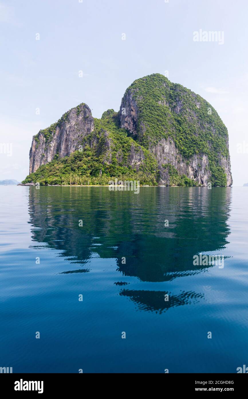 Isola di Pinagbuyutan nell'arcipelago di El Nido a Palawan Foto Stock