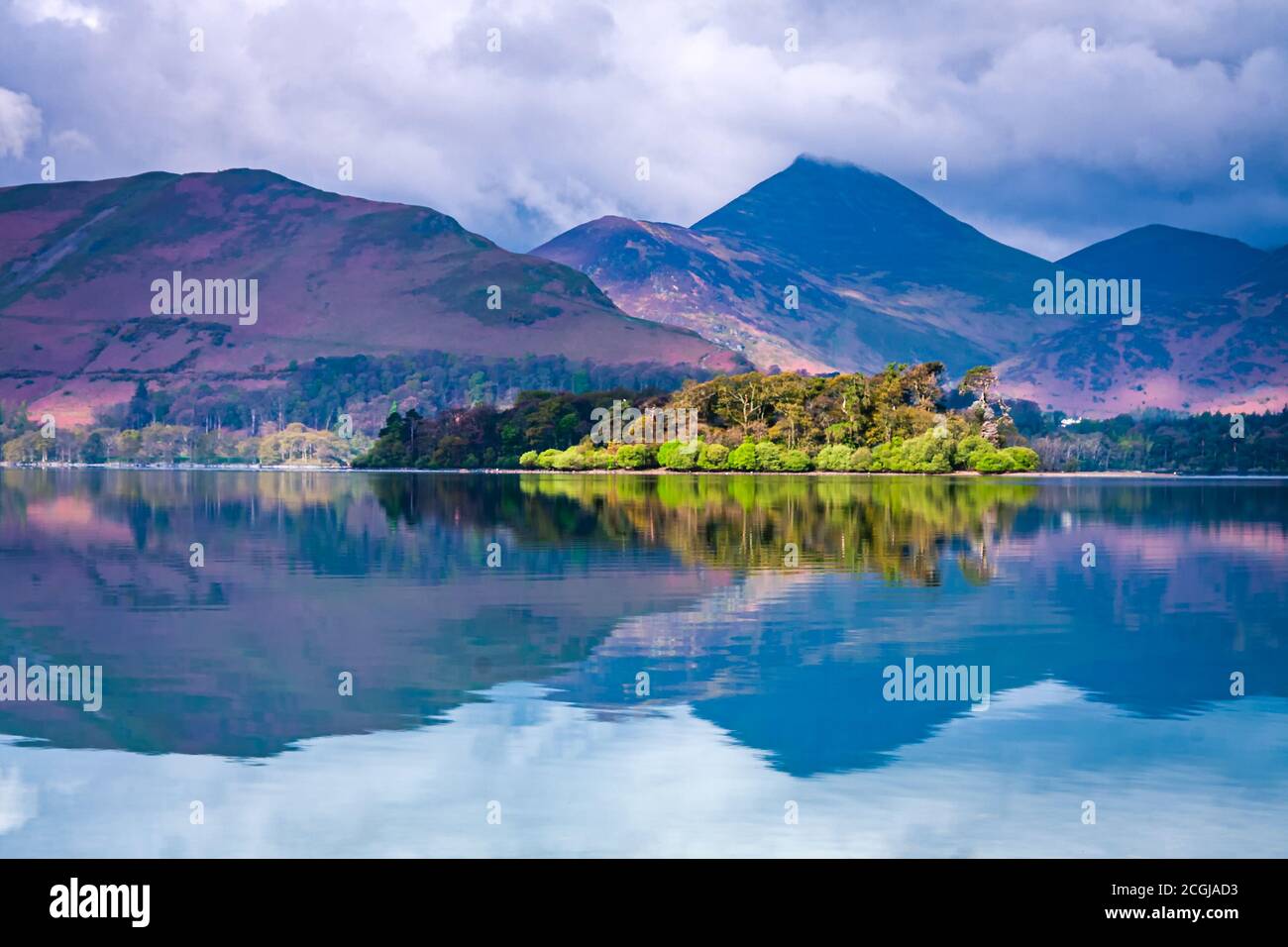 Brandlehow da Calfclose Bay, Lake District, Inghilterra Foto Stock