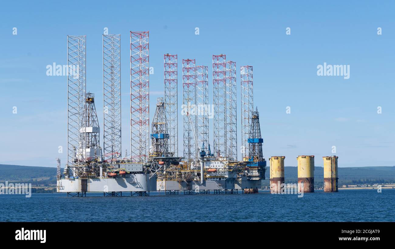 Un olio Rig in per la manutenzione a Cromarty Firth. Foto Stock