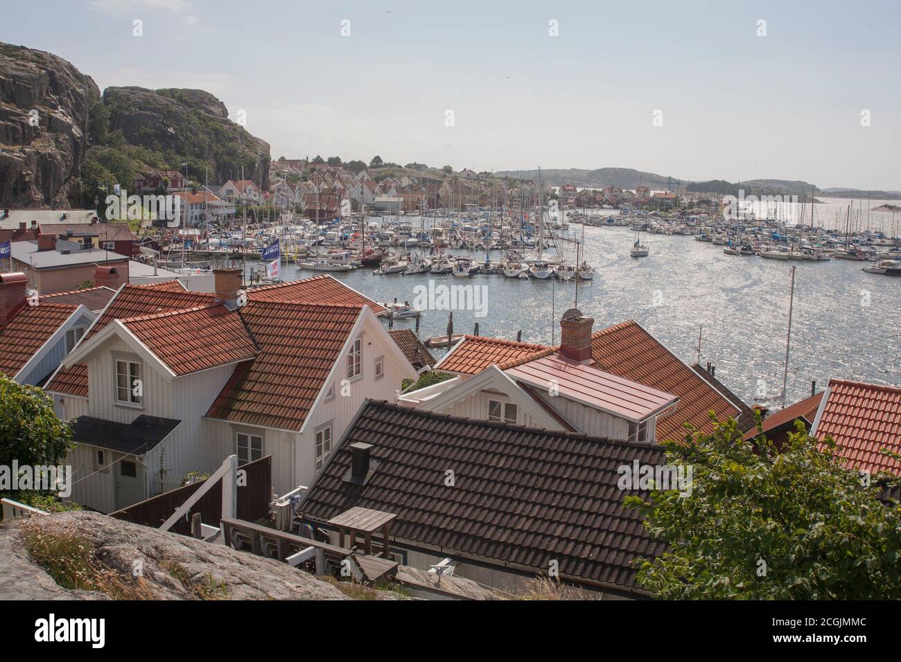 FJÄLLBACKA Bohuslän località estiva per turisti e conosciuta per lo svedese Lo scrittore di crimine Camilla Läckberg è cresciuto qui, molti dei libri prendono luogo in città Foto Stock