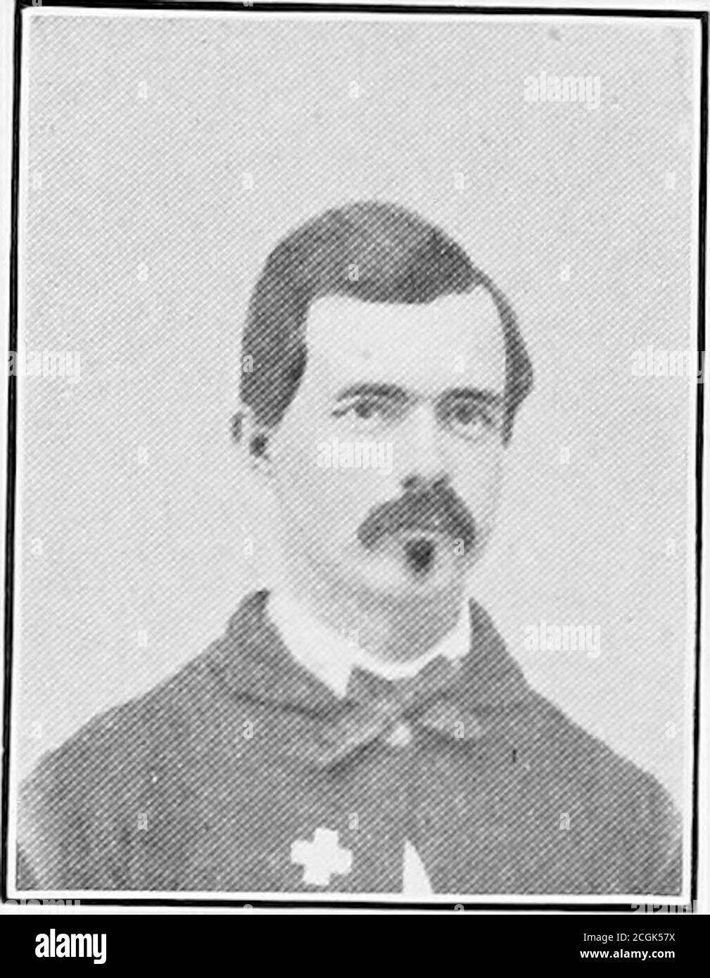 . Storia della ventitreesima fanteria volontaria della Pennsylvania, Birney's Zouaves; tre mesi & tre anni di servizio, Guerra civile . 282 STORIA DEL VENTITREESIMO REGGIMENTO, o andremo indietro o in alto come se sperassimo di sicurezza sotto il muro che si accigliava? Continuavamo fino a quando la linea, stordita e sanguinante, si fermò, ma per un istante come se si catturasse il coraggio di rinnovarsi e si vendicasse la morte di coloro che caddero ; su, su theygo, e le greers che suonavano segnalarono la vittoria della cattura di Maryes Heights. Le nostre perdite sono pesanti. Lancia, il coraggioso, il fresco e gallante soldato cadde proiettile piercedand morì senza Foto Stock