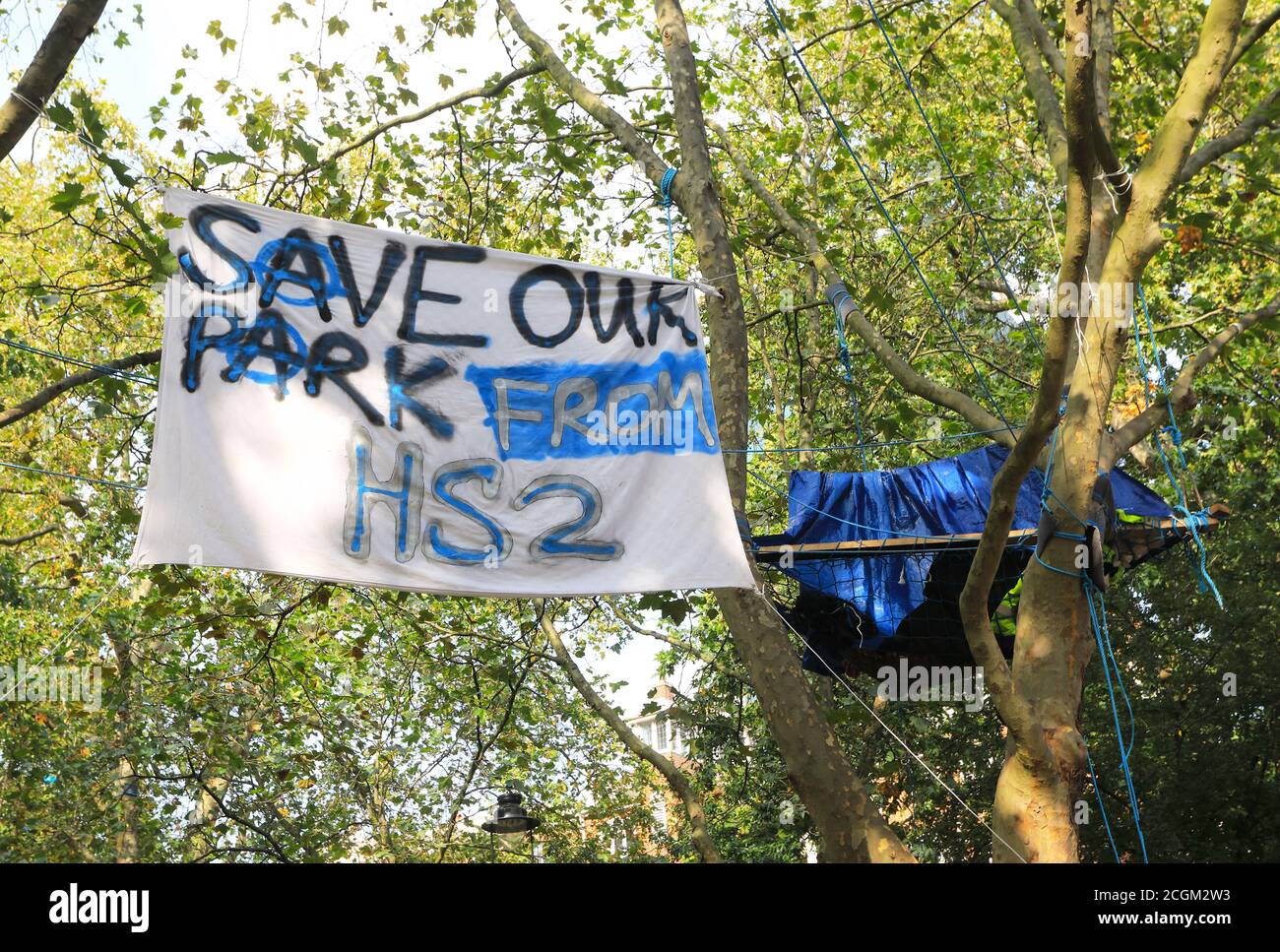 Campo di protesta HS2 a Euston Square Gardens, a nord di Londra, Regno Unito Foto Stock