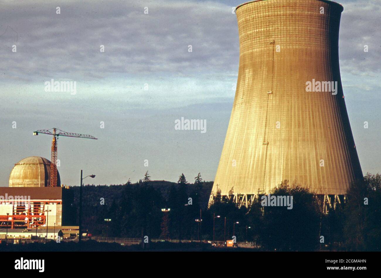 Trojan impianto nucleare di Ranier sul fiume Columbia. Costruito da Portland General Electric Company sotto un permesso di AEC, il progetto ha incontrato rigida opposizione da parte degli ambientalisti e degli altri 05/1973 Foto Stock
