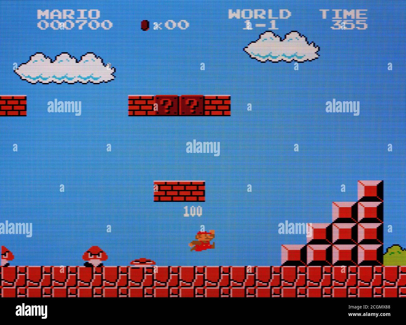 Super Mario Bros. - Nintendo Entertainment System - NES Videogioco - solo per uso editoriale Foto Stock