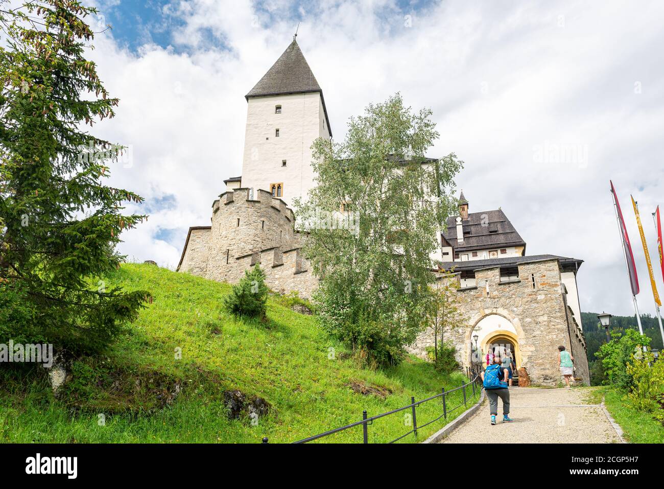 Ingresso al castello (burg) Mauterndorf nello stato di Salzburgerland, Austria. Foto Stock