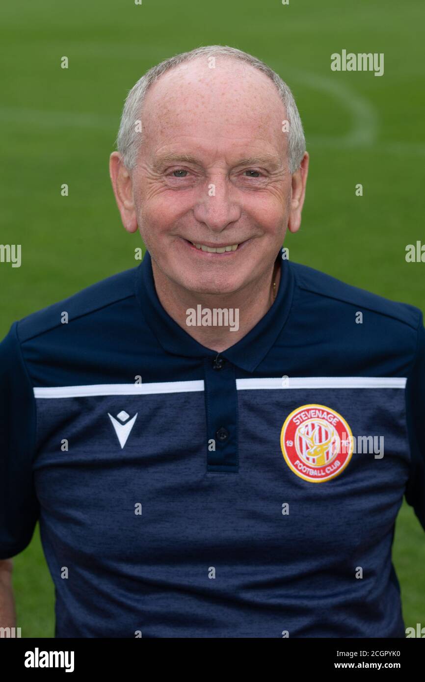 Stevenage Football Club Consigliere manageriale Lennie Lawrence ritratto ufficiale per stagione 2020/21 Foto Stock
