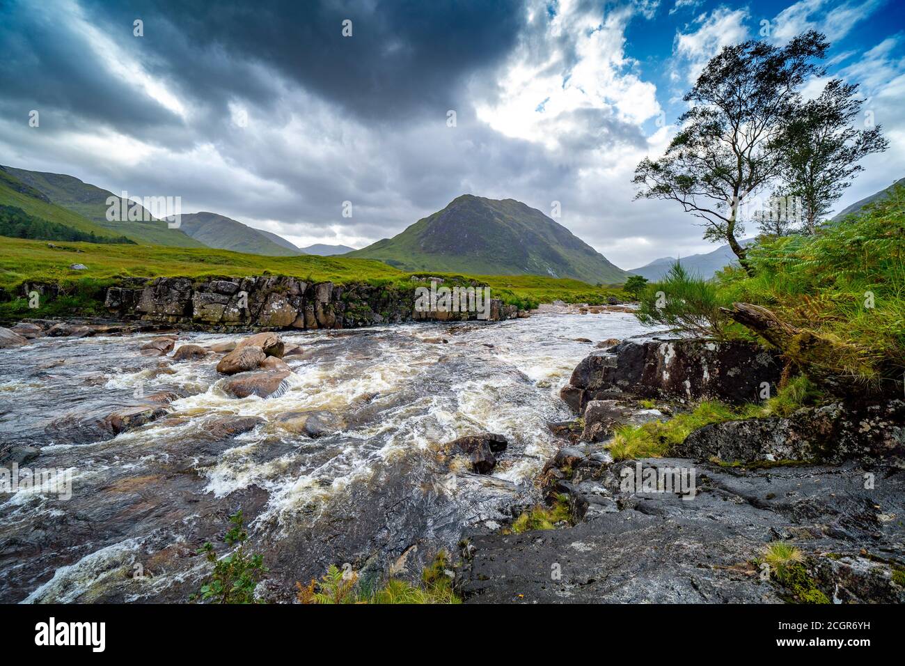Vista del fiume Etive a Glen Etive, Highland Region, Scozia, Regno Unito Foto Stock