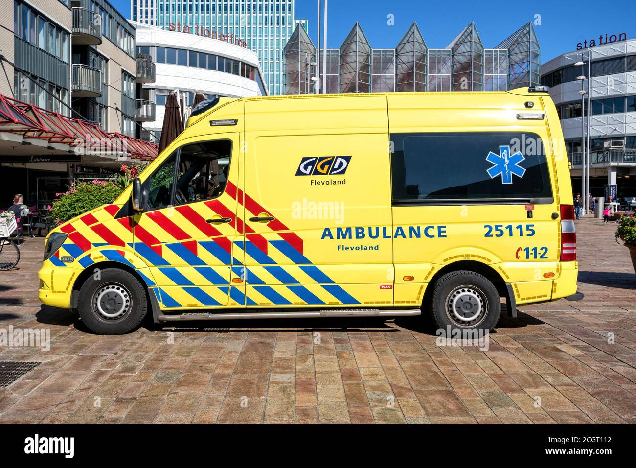 Olandese GGD Flevoland Mercedes-Benz Sprinter ambulanza Foto Stock