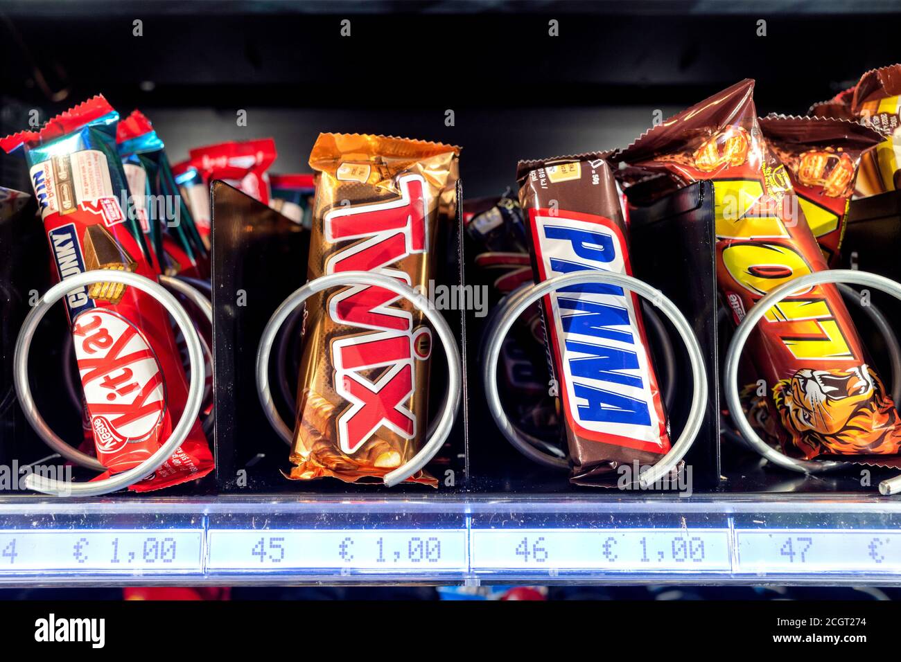 Cioccolatini Nestle e Mars in distributore automatico Foto Stock