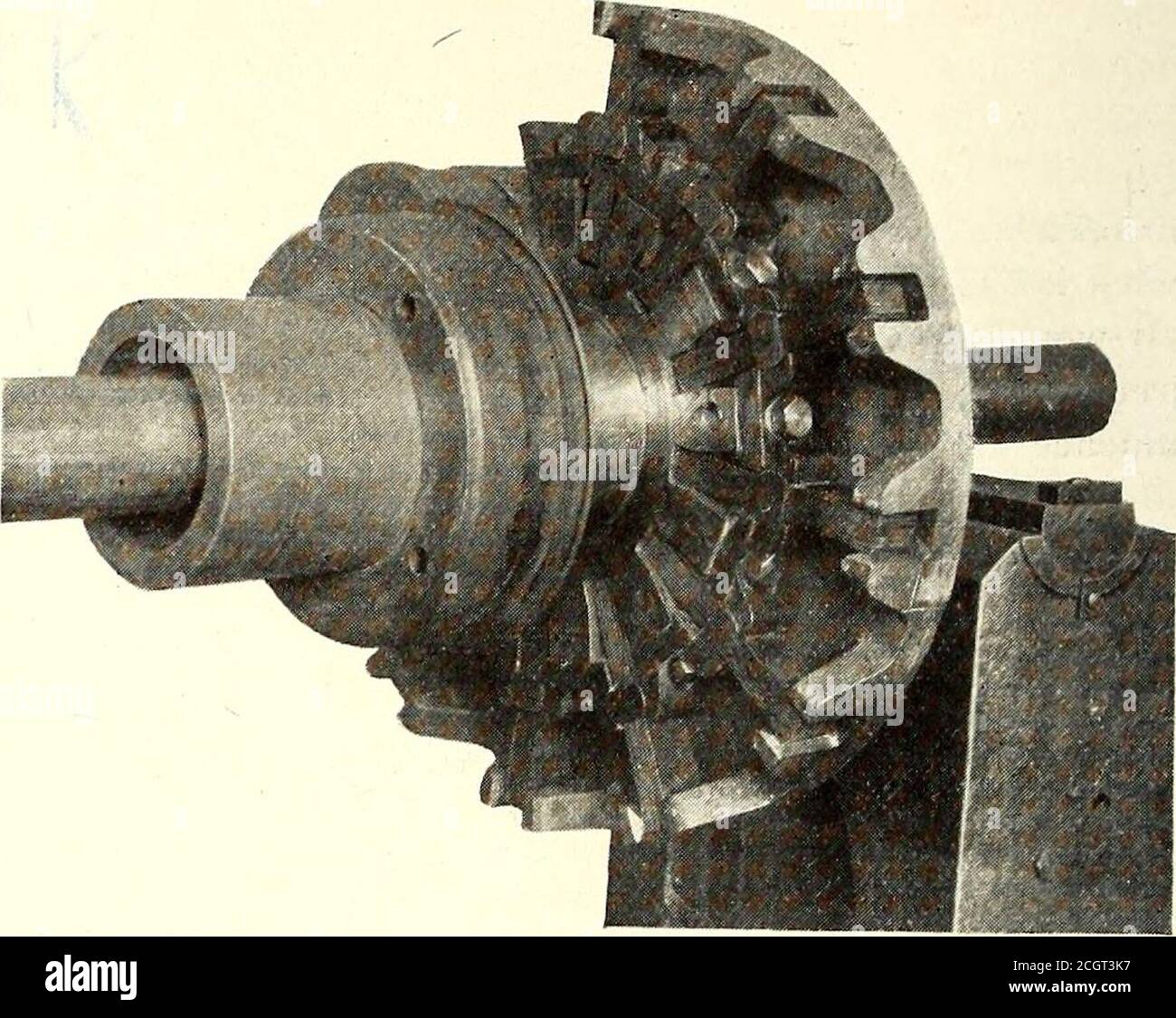 . La carrozza elettrica a una velocità massima di 50 m.p.h. e funzionerà ugualmente bene quando si corre in entrambe le direzioni. La locomotiva è stata temporaneamente equipaggiata con due motori da 400 hp a scopo di prova, e l'illustrazione da una fotografia mostra questi piccoli motori e una cabina temporanea in posizione. Si intende costruire una cabina sull'intera lunghezza della macchina come mostrato nell'illustrazione sulla pagina opposta. Il telaio e il running gear sono molto simili a quelli delle locomotive a vapore. Sono presenti tre coppie di ruote motrici accoppiate da 49" di diametro, una coppia radiale a due ruote Foto Stock