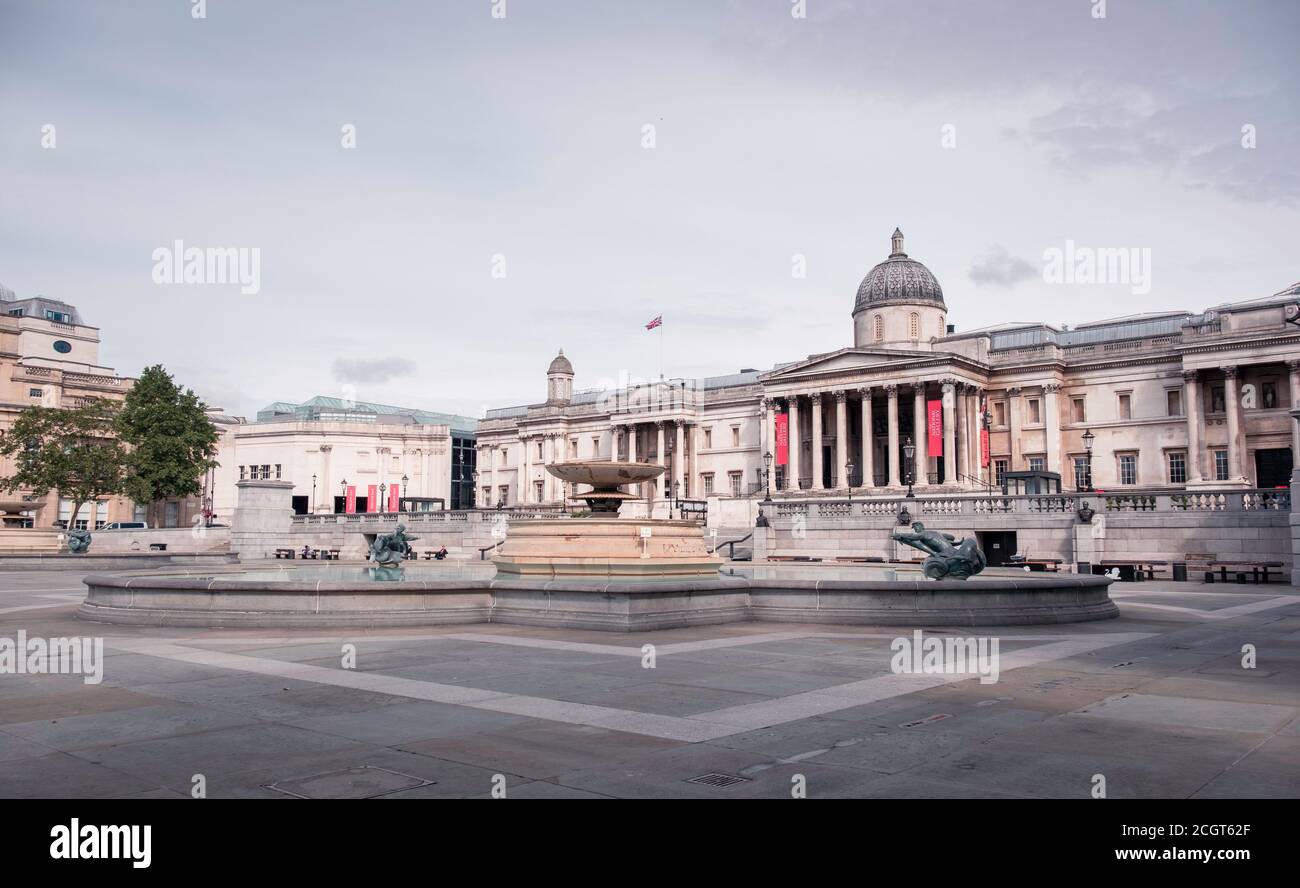Deserta Trafalgar Square, Londra, Regno Unito durante la pandemia del Covid-19. Foto Stock